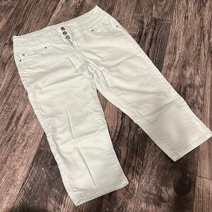 D jeans light blue aqua capri jeans/shorts size 4 gently used